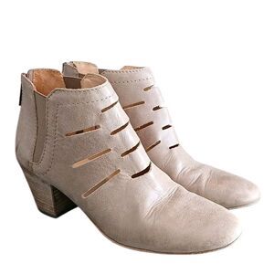 Aquatalia Freida Mushroom Leather Brown Tan Beige Cutout Booties Sz US 7.5  $395